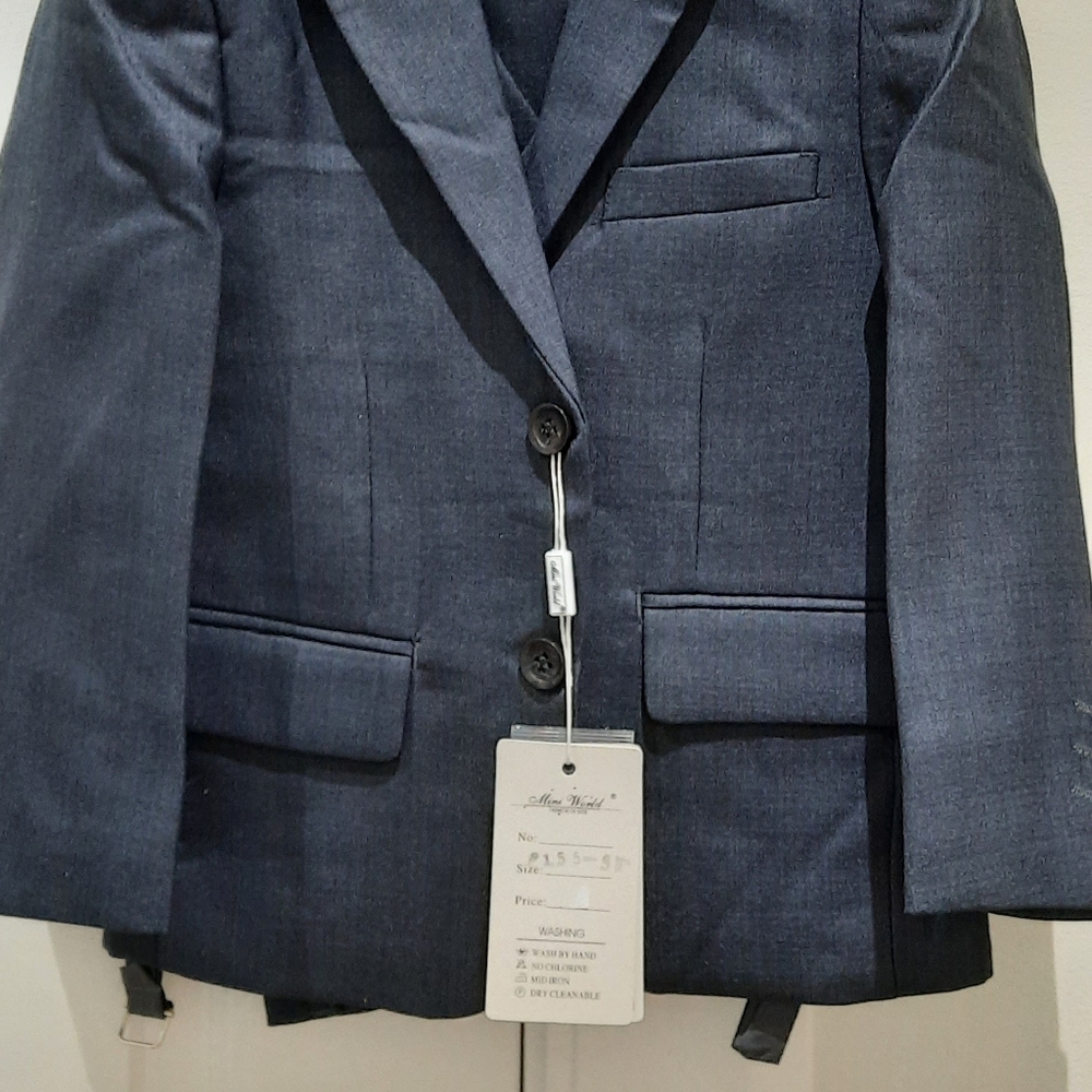 Mini world 5t Suit - brand new